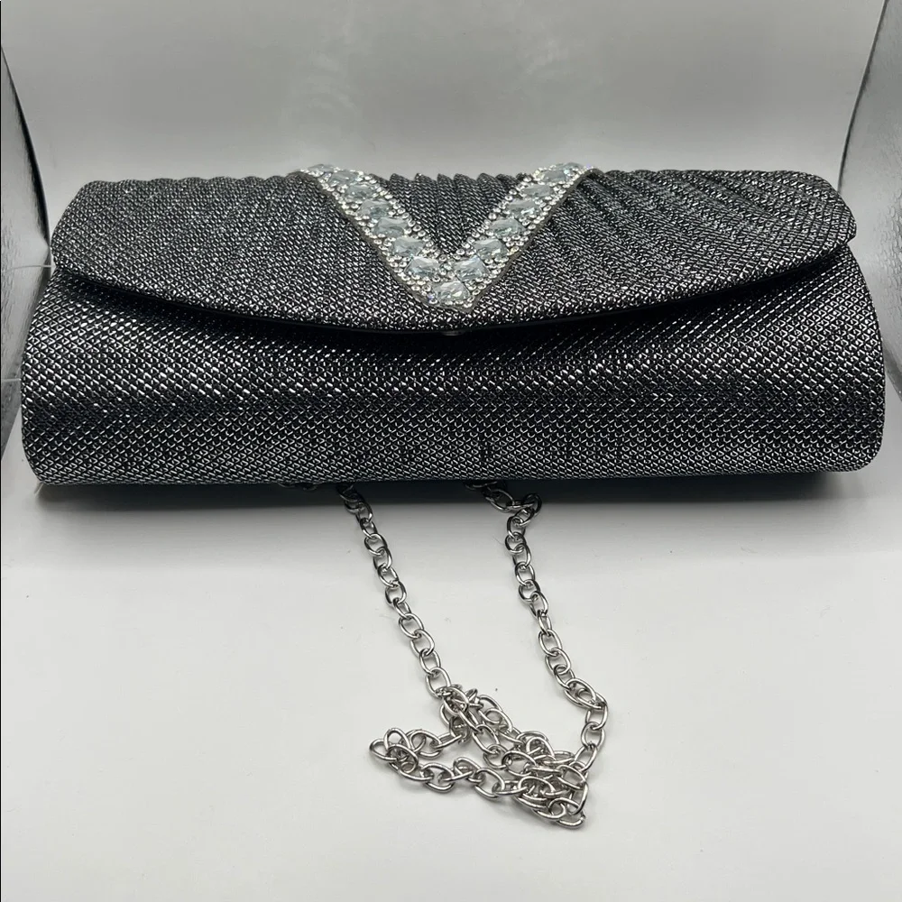 699. Elegant Silver Clutch Crossbody Bag